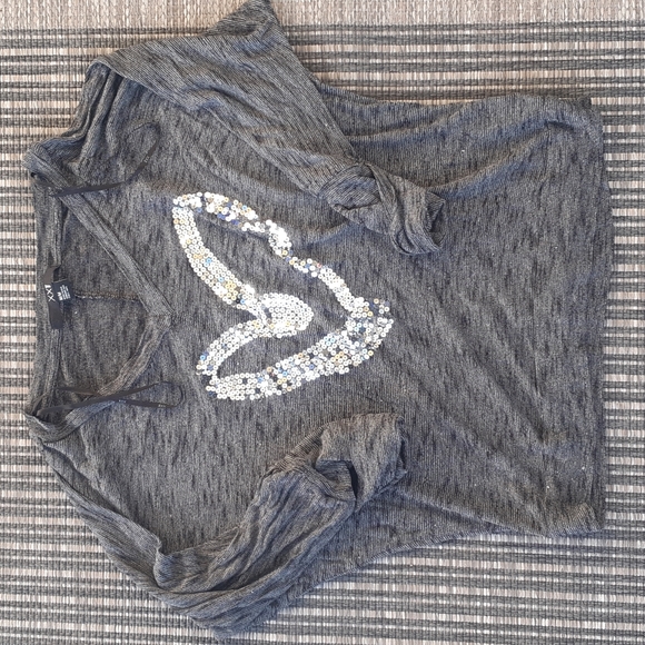 Forever 21 Sequined Heart 3/4 Sleeve Shirt - Picture 2 of 8